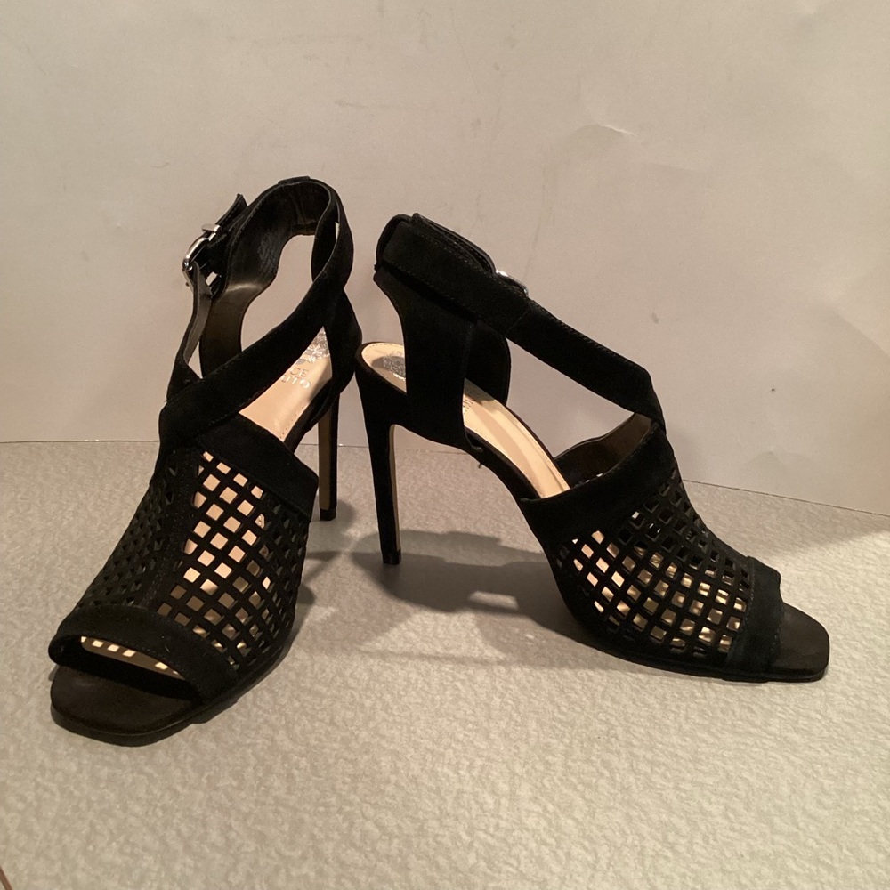 Vince Camuto Black Peveli Kidsue 4”Heels,ankle strap,open weave, open toe, 8.5M